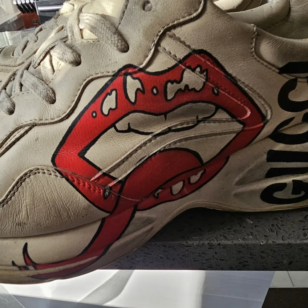 Gucci Beige Sneakers with Red Lip Graphic